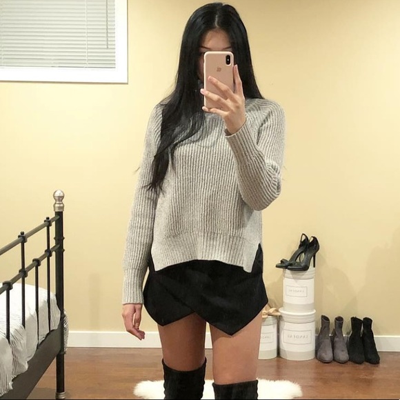 Aritzia Talula Origami Skort - Picture 1 of 3